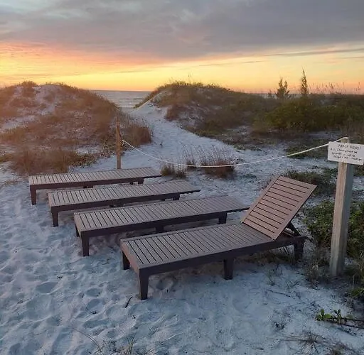 On The Beach 2 Bedroom 2 Bath Pool Large And Bright Condo