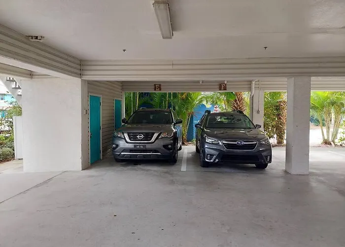 On The Beach 2 Bedroom 2 Bath Pool Large And Bright Condo Clearwater Beach